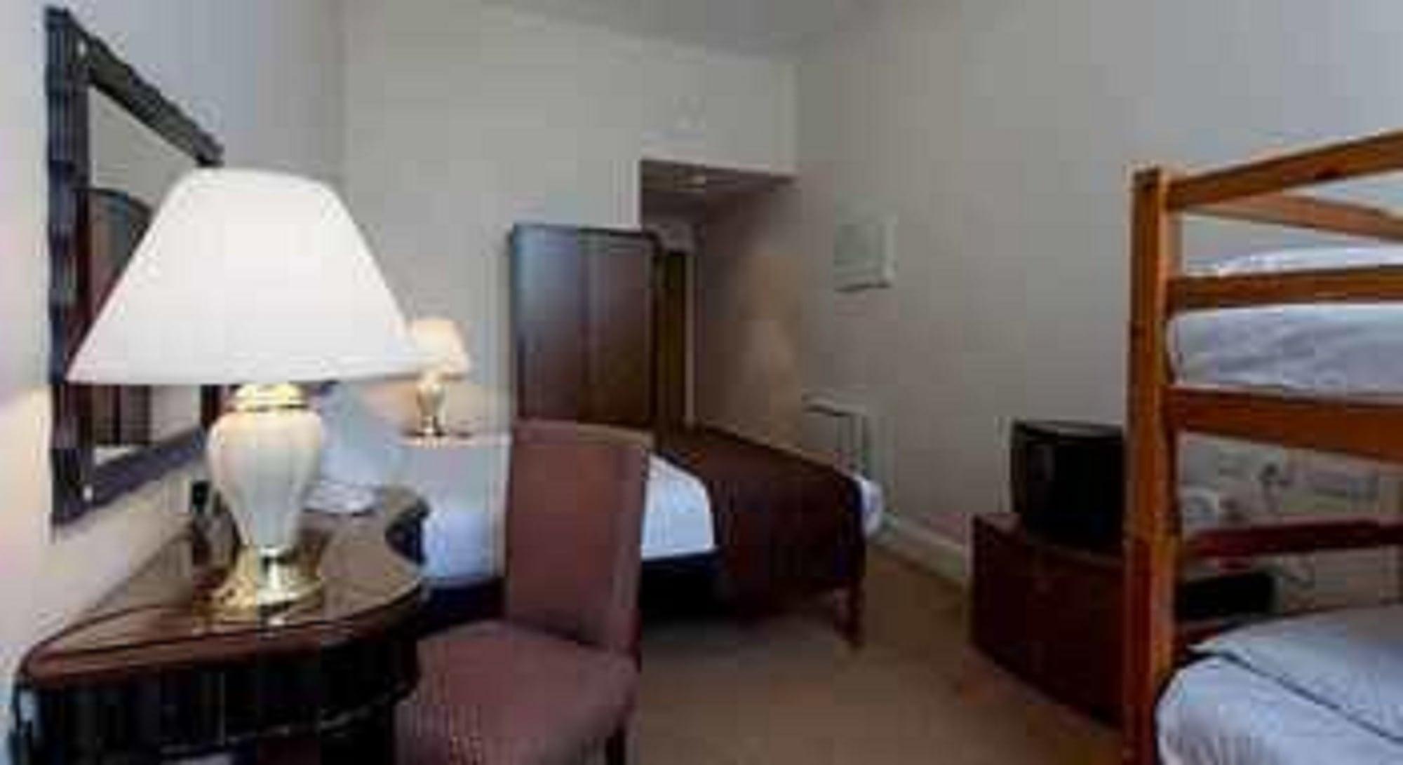 Russ Hill Hotel Charlwood Exteriér fotografie