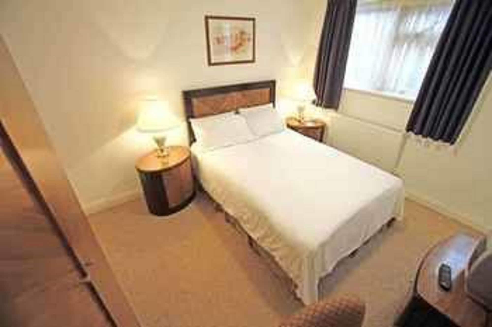Russ Hill Hotel Charlwood Exteriér fotografie