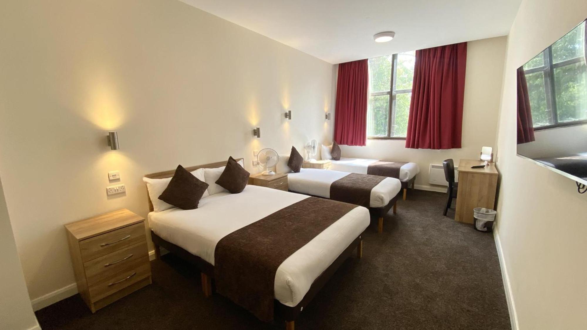 Russ Hill Hotel Charlwood Pokoj fotografie